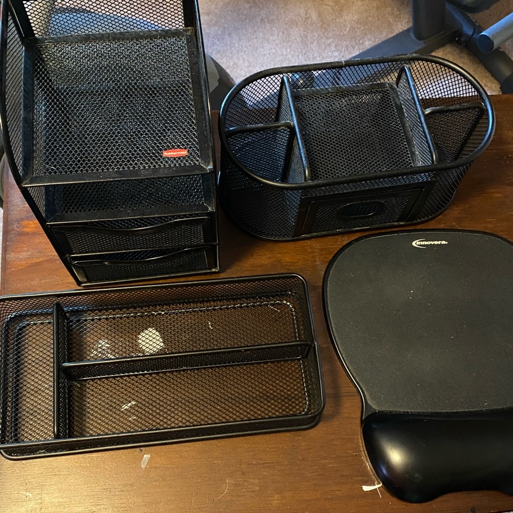 Desk accessories